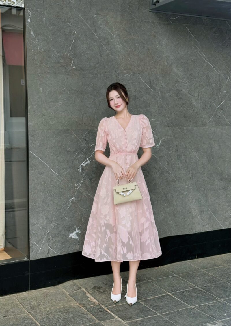 Adeline House - Đầm Xòe Voan Hồng Hoa Nổi Tay Ngắn – Váy Nữ Cổ V Thanh Lịch Phong Cách Hàn Quốc Cao Cấp
