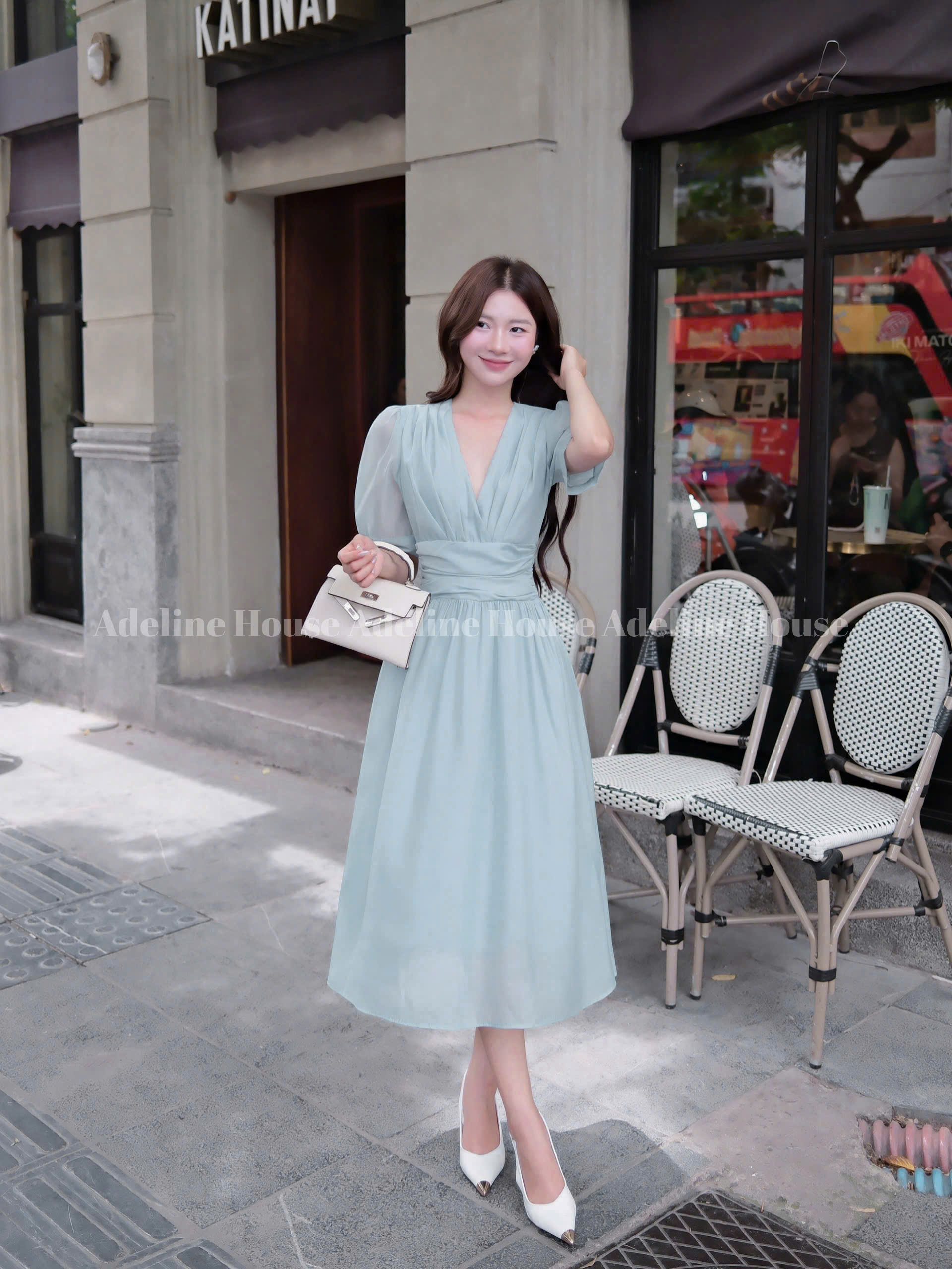 Adeline House-Váy dài cổ V dáng dài tay bồng eo nhún màu pastel nhẹ nhàng, nữ tính - TK 39 Xanh ngọc Adeline House-Váy dài cổ V dáng dài tay bồng eo nhún màu pastel nhẹ nhàng, nữ tính - TK 39 Xanh ngọc - Ảnh 2