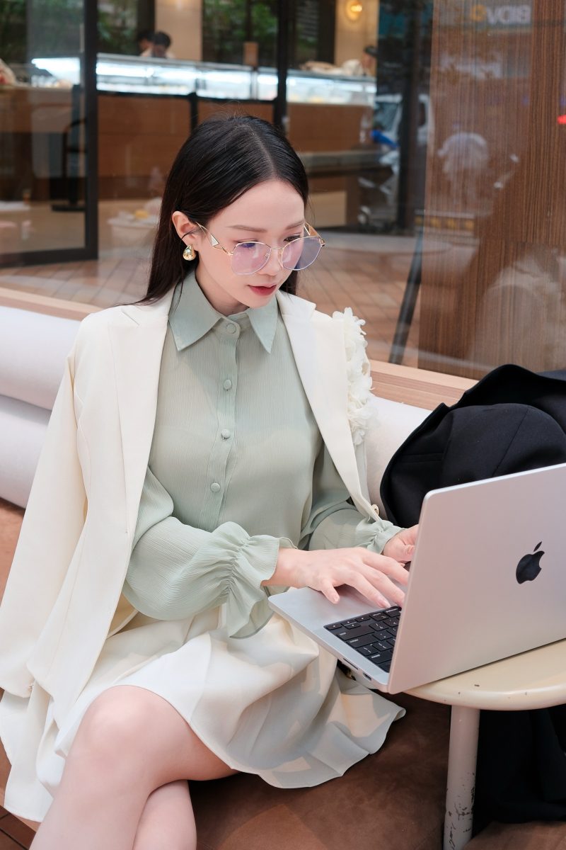 𝐀𝐃𝐄𝐋𝐈𝐍𝐄 𝐇𝐎𝐔𝐒𝐄 - SET Áo Sơ Mi Nữ Xanh Baby Thanh Lịch Tay Dài