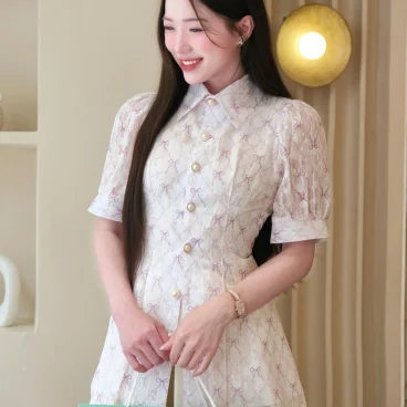 Adeline House - Set Áo sơ mi ngắn tay chiết eo tím thêu nơ+ Chân váy ngắn - TK186.1