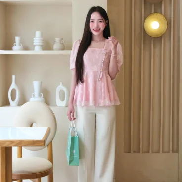 Adeline House - Set Áo cổ vuông tay bồng hồng thêu lá - TK181.2