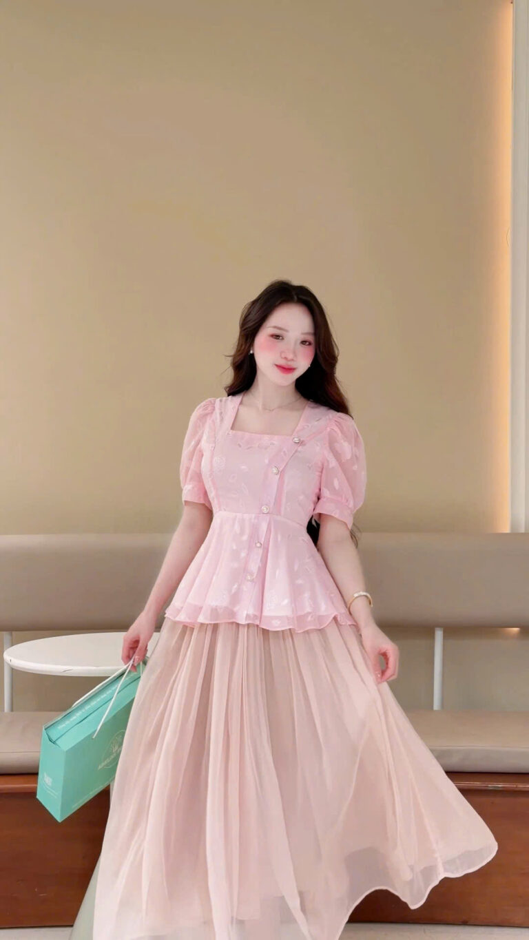 ADELINE HOUSE -  🌸 Set Áo Hồng Pastel Tay Phồng Phối Chân Váy Voan Dài Thanh Lịch- TK181.2+166.3