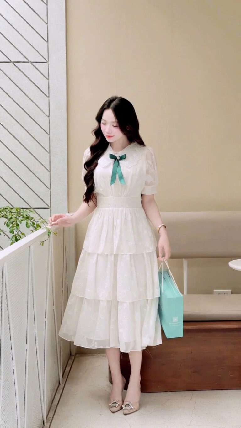 ADELINE HOUSE – Đầm Maxi Trắng Be Pastel Cổ Ren Nơ Tay Phồng Dáng Xòe Tầng Thanh Lịch-TK200.1