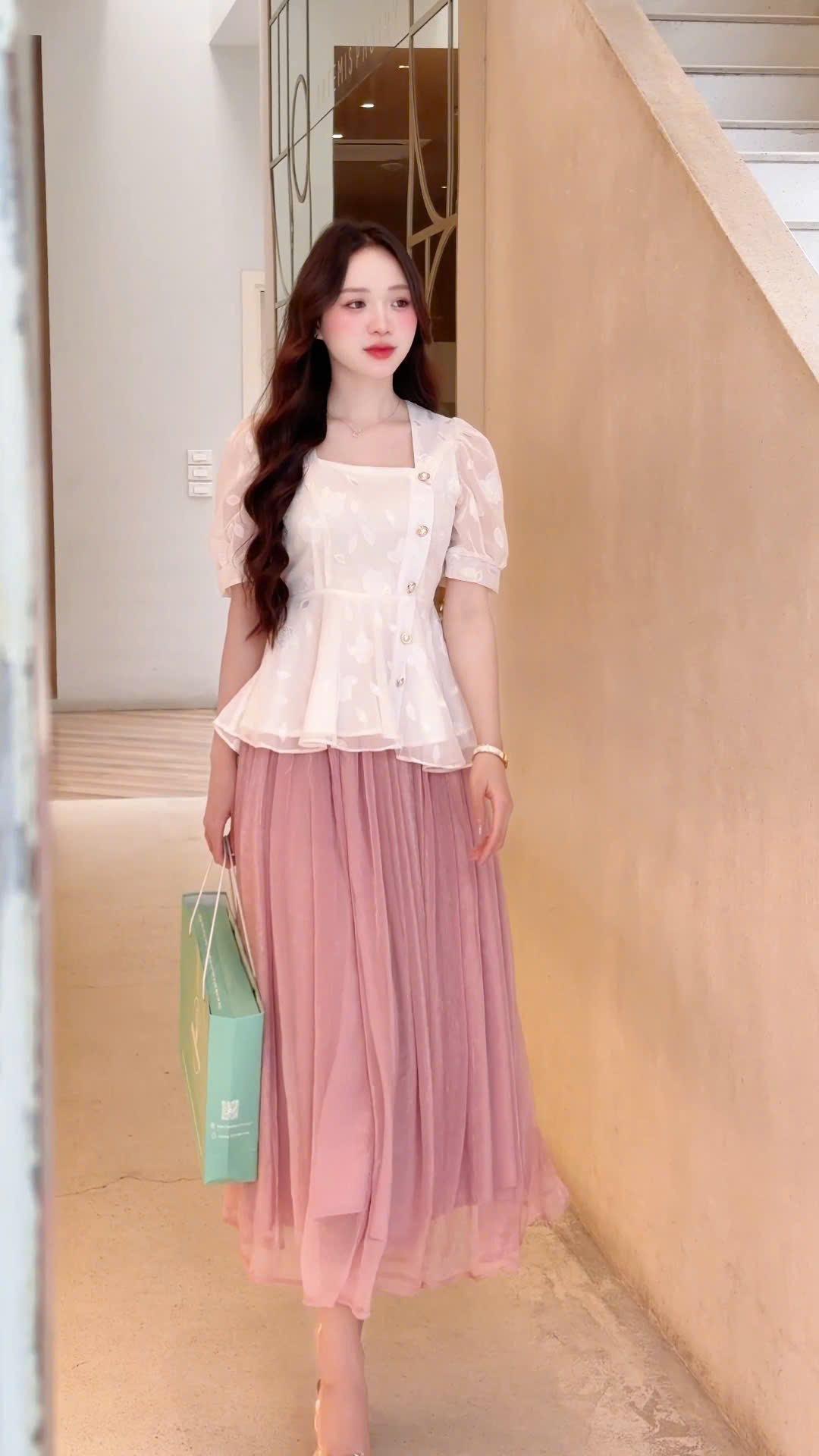 ADELINE HOUSE - SET ÁO VOAN TIỂU THƯ TAY PHỒNG + CHÂN VÁY MIDI DÀI – TK181.3+166.2 ADELINE HOUSE - SET ÁO VOAN TIỂU THƯ TAY PHỒNG + CHÂN VÁY MIDI DÀI – TK181.3+166.2